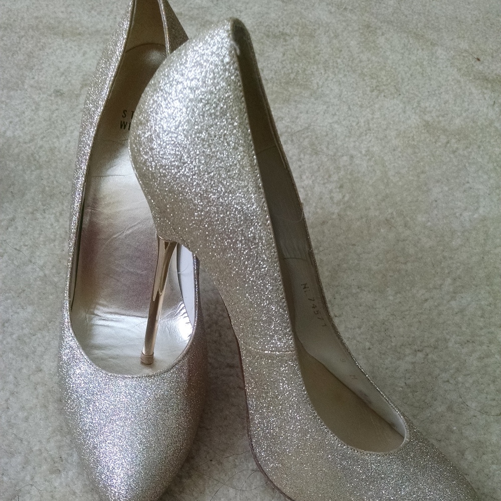 Stuart Weitzman Gold Dagger Pumps